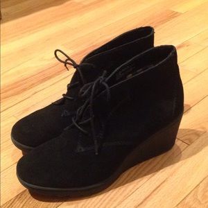 LAST CHANCE White Mountain Booties